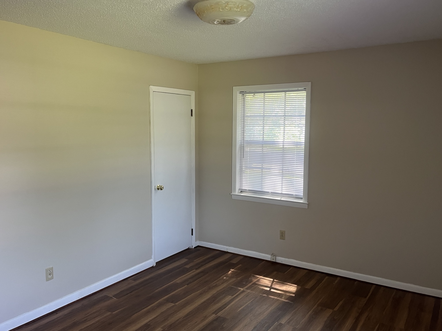 Second bedroom with natural light